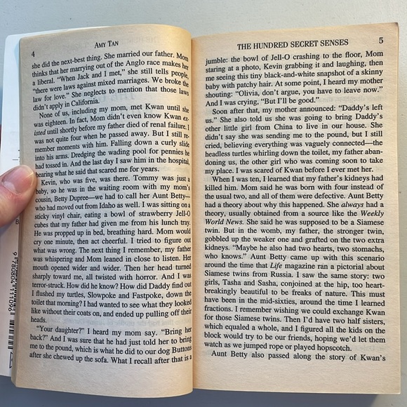 📚2/$6 The Hundred Secret Senses - Picture 9 of 12